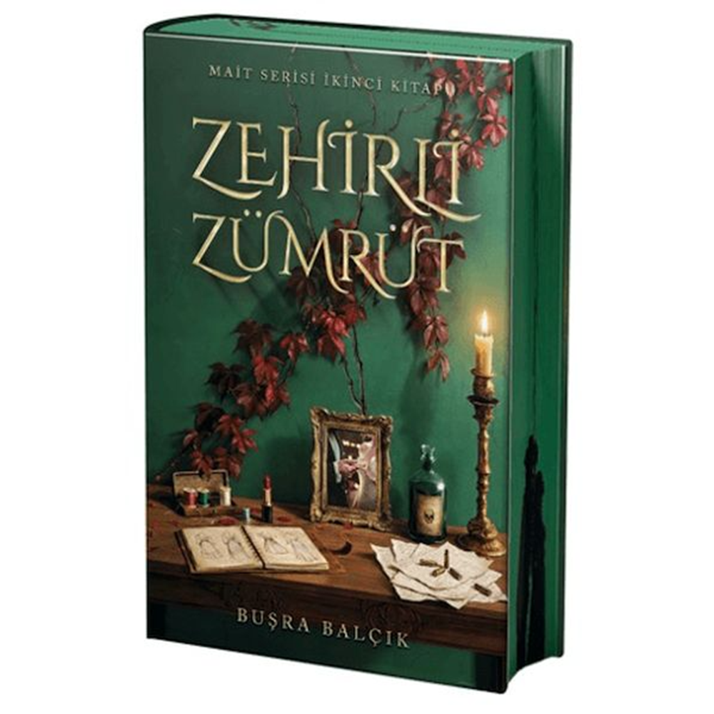 Zehirli Zümrüt (Yan Boyalı Özel Baskı)